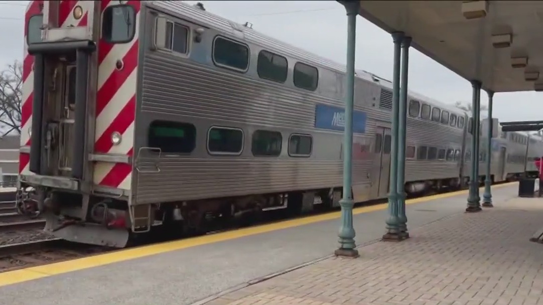 Execs working to restore commuter rail service between Chicago and Rockford