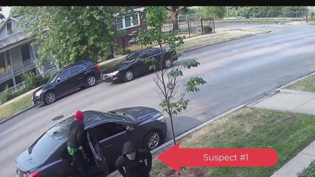Chicago police seek suspects in Grand Crossing murder