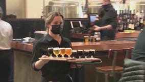 Push to phase out 'sub-minimum' wage divides Chicago restaurant workers, owners