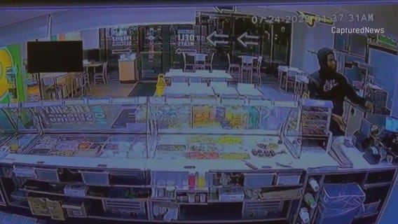 'Shook up': Chicago sandwich shop owner speaks out after employee robbed at gunpoint