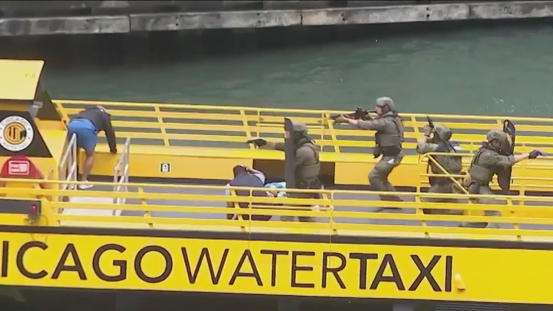 Authorities host drill on Chicago River with simulated gunfire, explosions