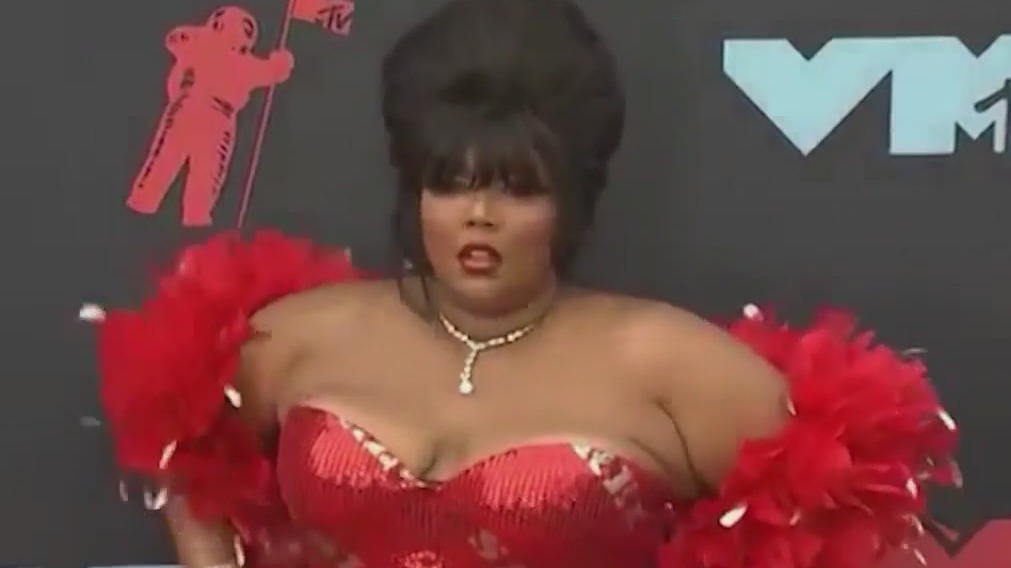 Across America: Lizzo sued, family mistakenly held at gunpoint, criminal doesn't understand hiding