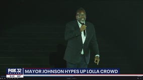 Chicago Mayor Brandon Johnson hypes up Lolla crowd
