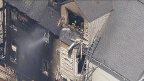 2 firefighters hurt in Humboldt Park blaze