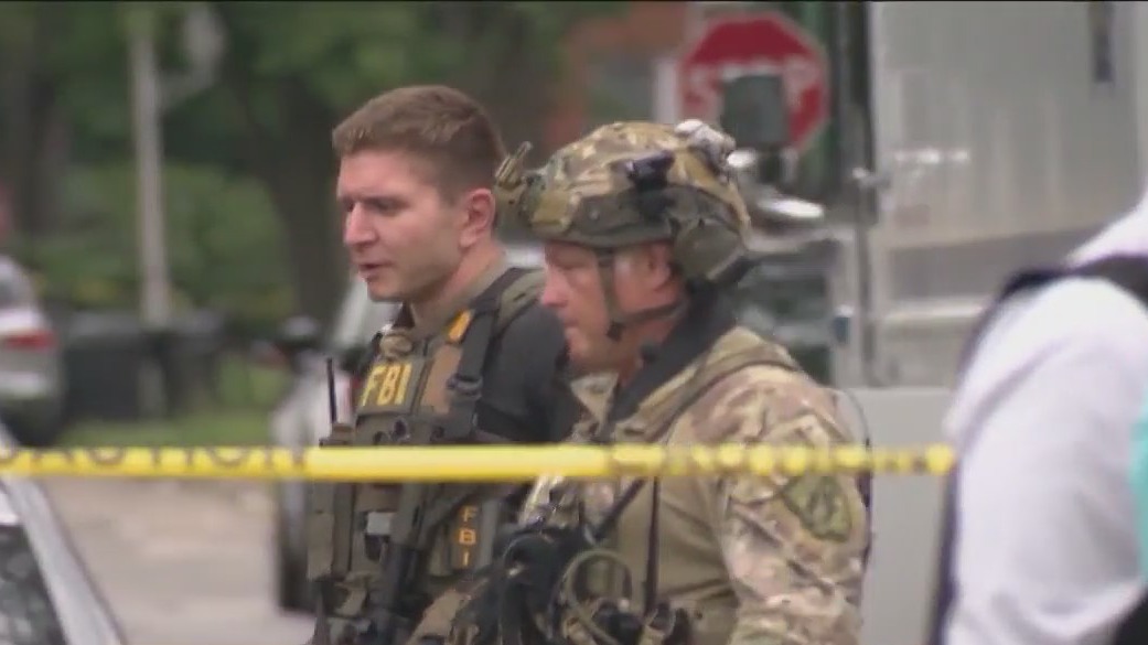 Suspect found dead after hourslong SWAT standoff in Austin