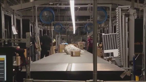 UPS to hire workers for new Chicago facility