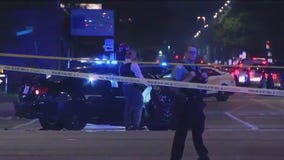 Off-duty Cook County Sheriff's police officer shot in crossfire between cars on Chicago's South Side
