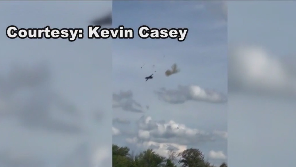 Fighter jet crashes during Michigan air show