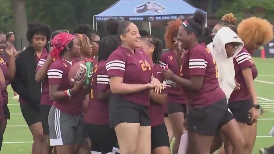Chicago Bears team up with high school girls for annual Flag Football Jamboree