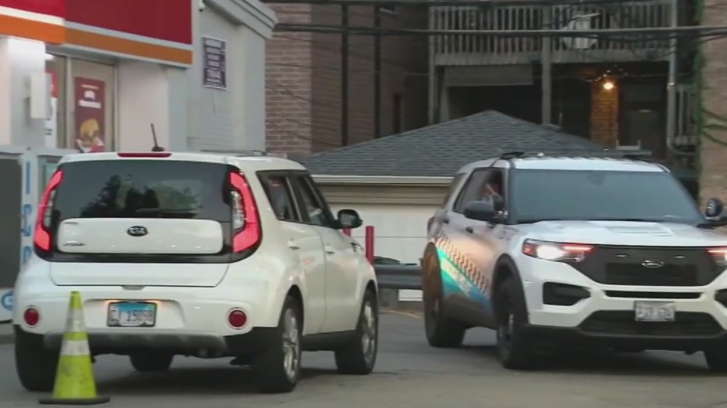 Chicago police locate sedan, arrest 2 in connection to armed robbery spree