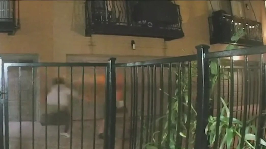 Chicago man beat with golf club as attackers laugh