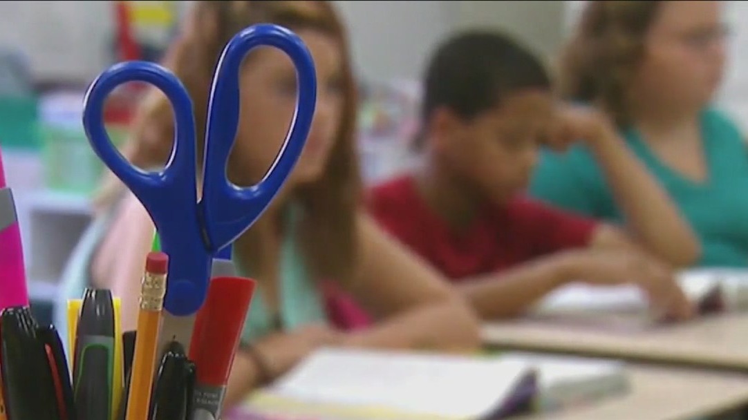 Illinois schools struggling to fill teacher shortage