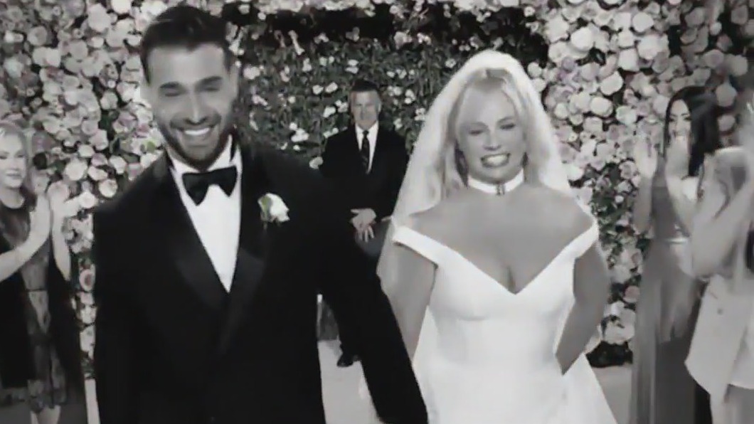 Britney Spears navigates divorce, freedom: TMZ reports