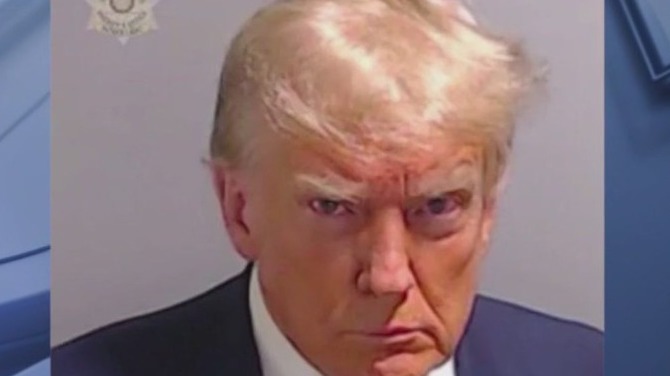 Trump discusses mugshot process after surrendering in Georgia