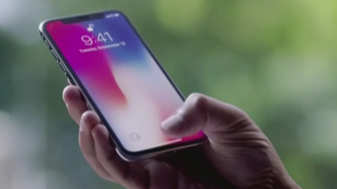 How to be more aware of social media's impact on your mental health