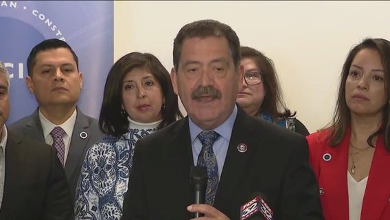 Congressman Chuy Garcia to host Town Hall in Brookfield