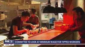 City Council looking at raising minimum wage for tipped Chicago restaurant workers