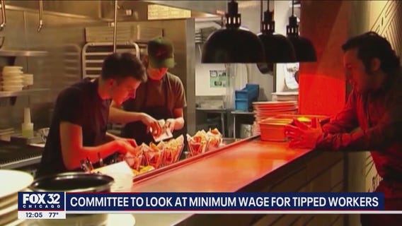 City Council looking at raising minimum wage for tipped Chicago restaurant workers