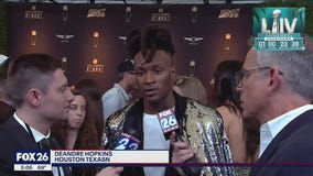 Ruben catches up with Texans players in Miami ahead of Super Bowl