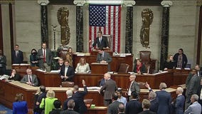 U.S. inches closer to government shutdown as negotiations stall