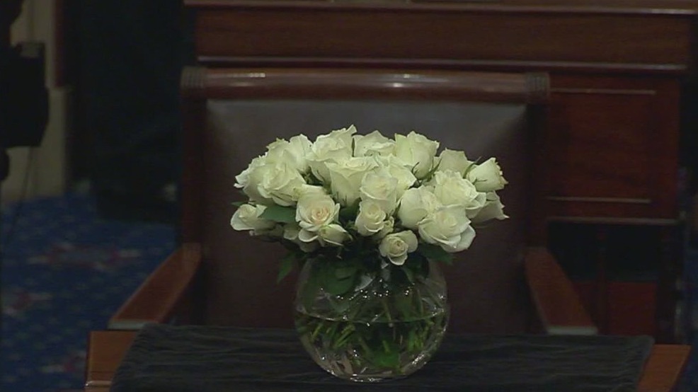 Sen Dianne Feinstein dies at 90, senate holds moment of silence
