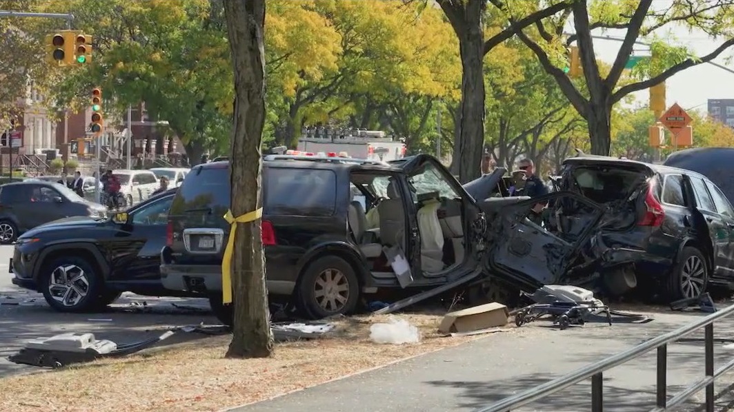 15 hurt in multi-car crash in Brooklyn