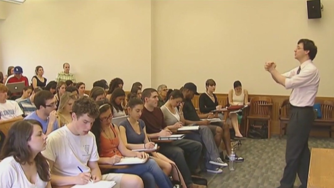 Borrowers run into trouble paying off student loans as repayments resume