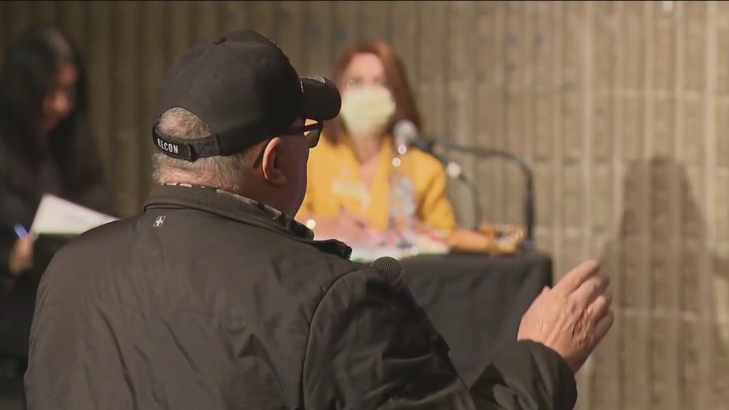 Explosive meeting in Joliet over migrant funding