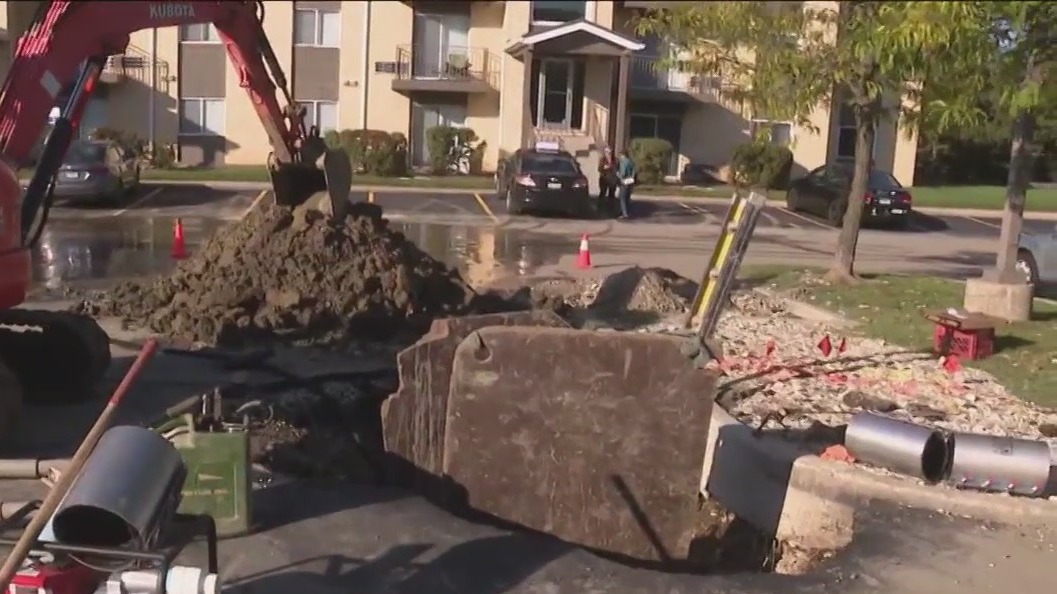 Elk Grove Village sinkhole prompts water shut-off