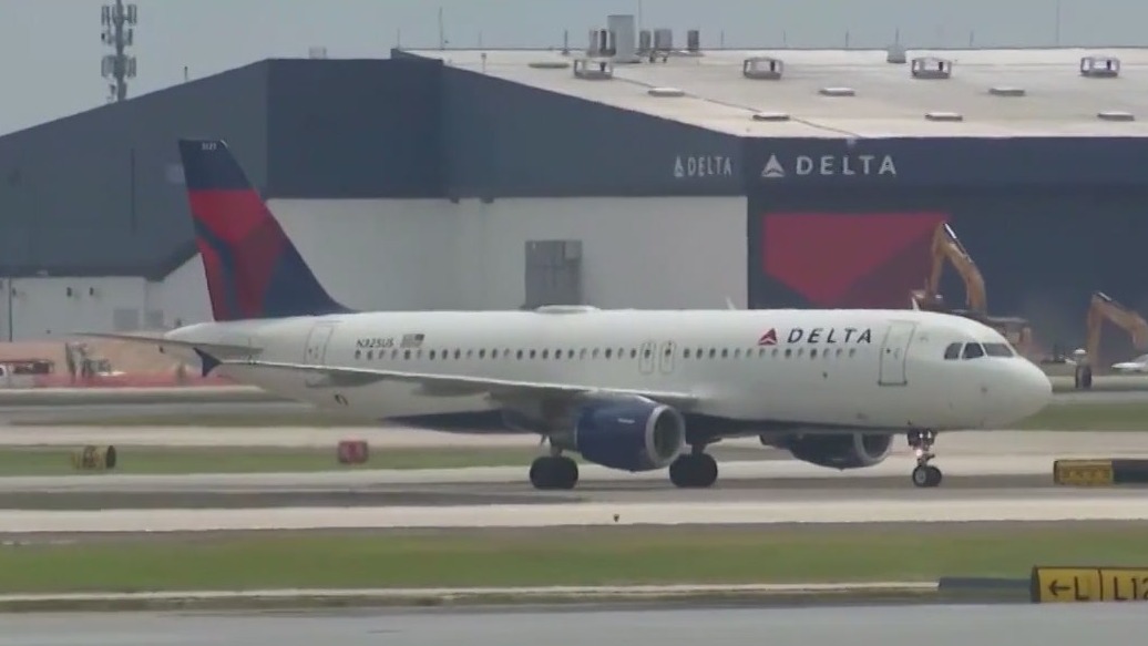 Delta tweaking loyalty program, again | FOX 32 Chicago