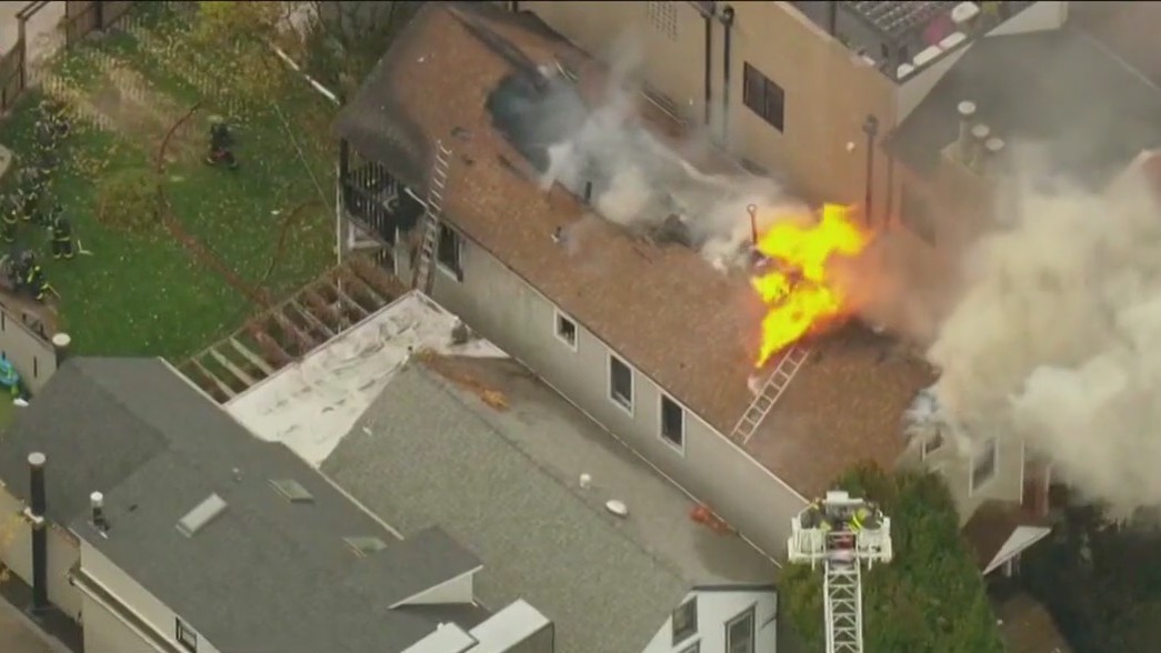 Fire burns at home on Chicago's North Side