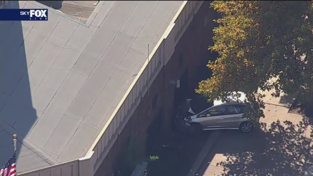 2 pedestrians critical after crash in Newark