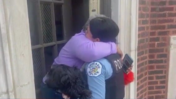 Chicago police reunites owner with missing pup