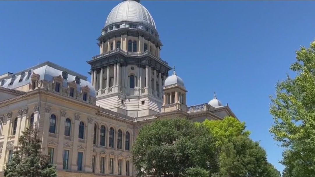 Elected Chicago school board proposal needs approval from Governor Pritzker