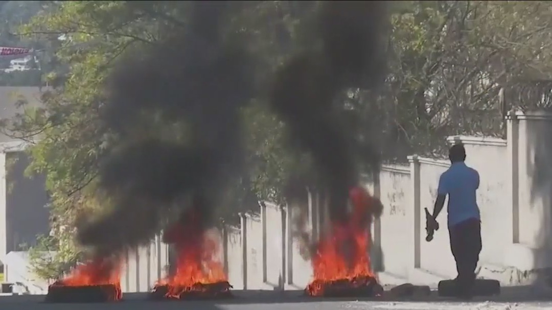 Chaos rages in Haiti as gang leaders try to overthrow government