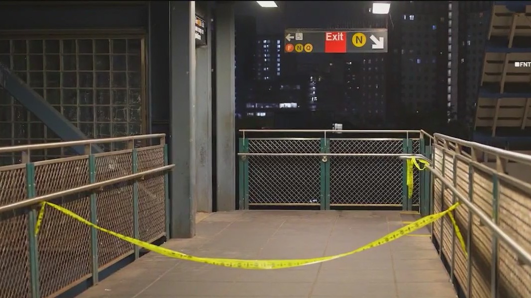 Brooklyn subway station stabbing leaves man dead