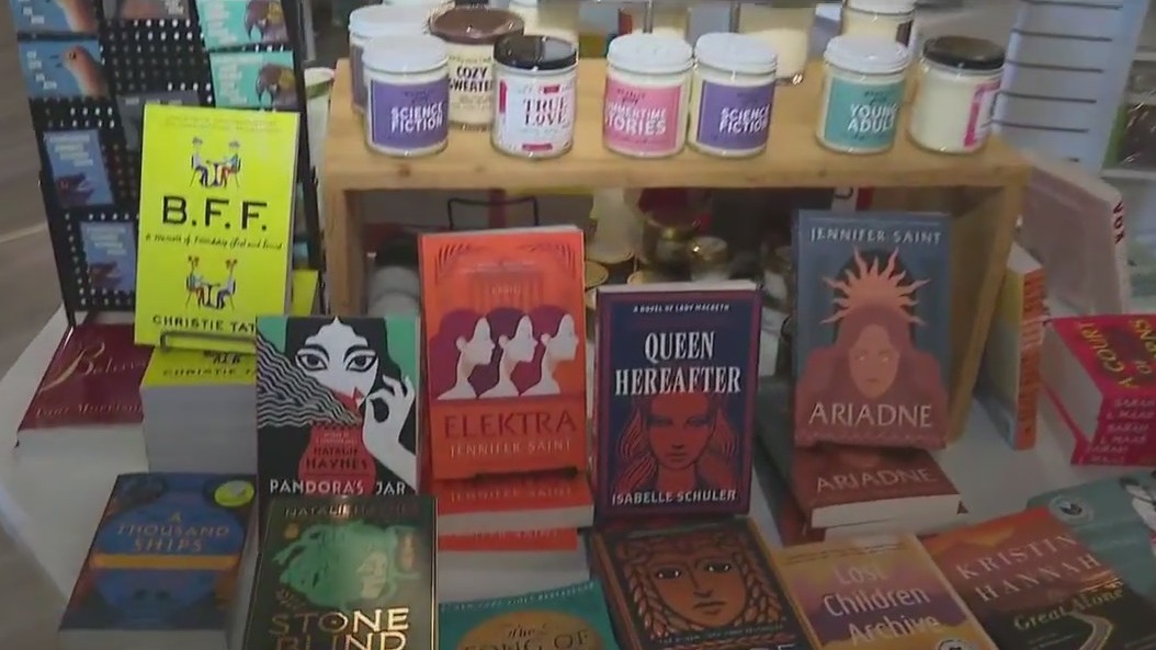 Volumes Bookcafe brings bookworms together in Wicker Park