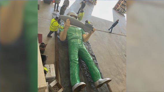 Iconic 'Gemini Giant' saved, will stay in Wilmington
