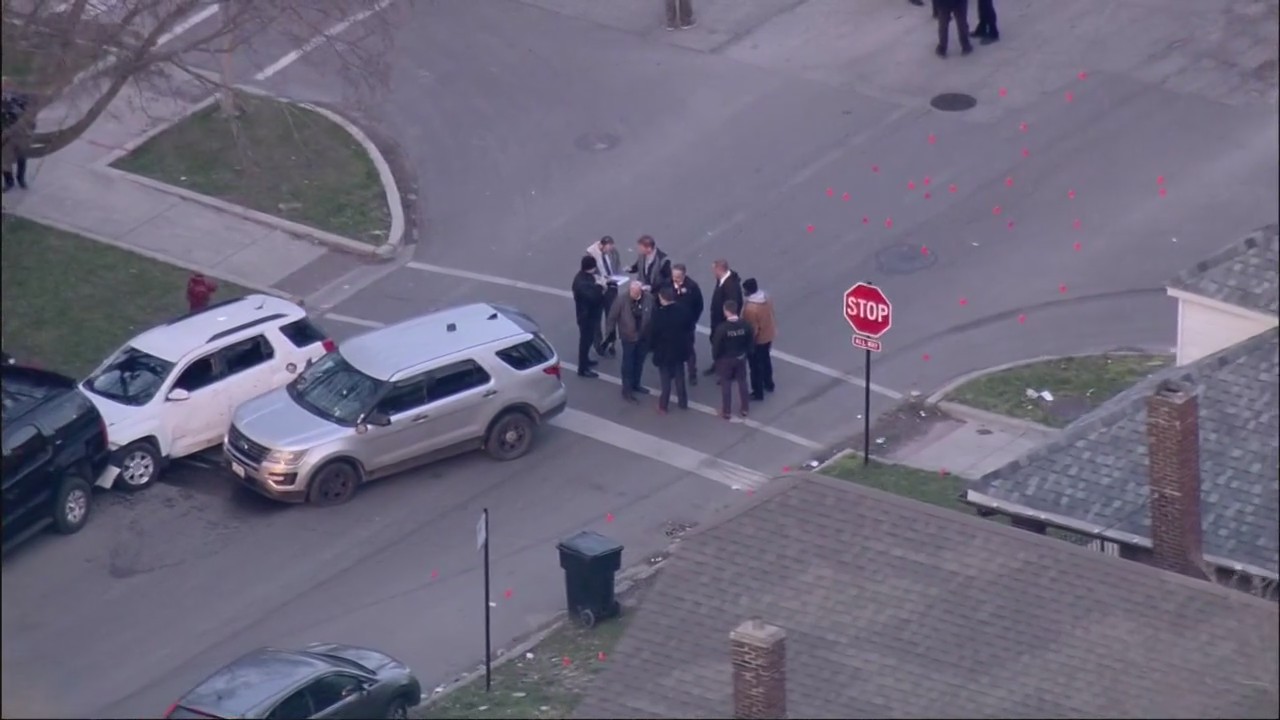Chicago cop, offender shot in Humboldt Park