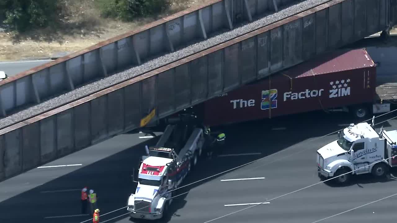 18-wheeler stuck under I-35 bridge in Dallas