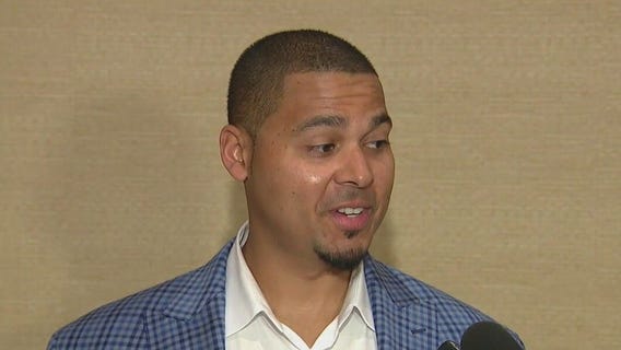 Bears GM talks Caleb Williams, Justin Fields trade