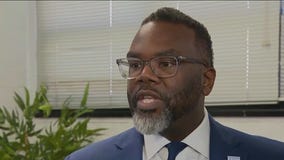 Chicago mayor defends alderman after flag burning incident