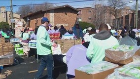 Easter food drive helps helps thousands in Chicago