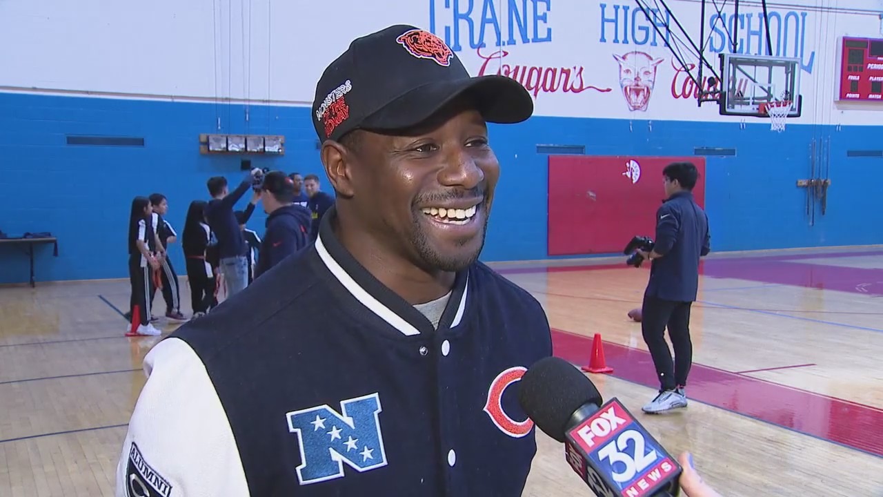 Chicago Bears host flag football event to promote youth sports