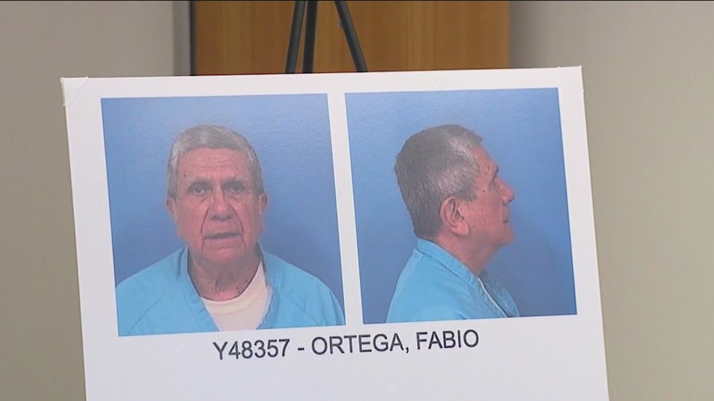 Former Chicago gynecologist faces hundreds of abuse allegations, calls for reopened investigation