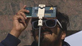 Chicagoans flock to Adler Planetarium for solar eclipse