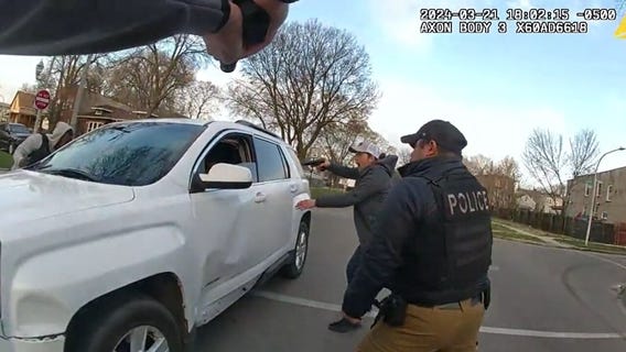 Video shows Chicago police firing at Dexter Reed 96 times, oversight agency says
