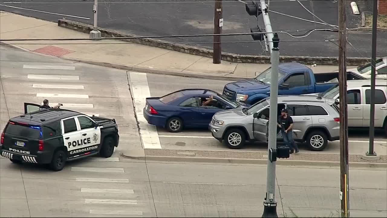 RAW: Carrollton police chase ends with suspect boxed in