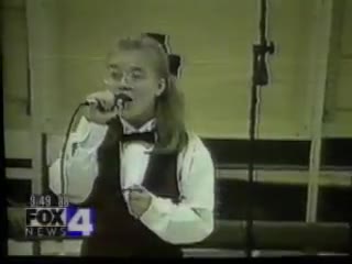 Kelly Clarkson before she was famous (2002)