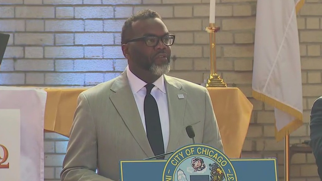 Chicago leaders tout environmental progress on Earth Day